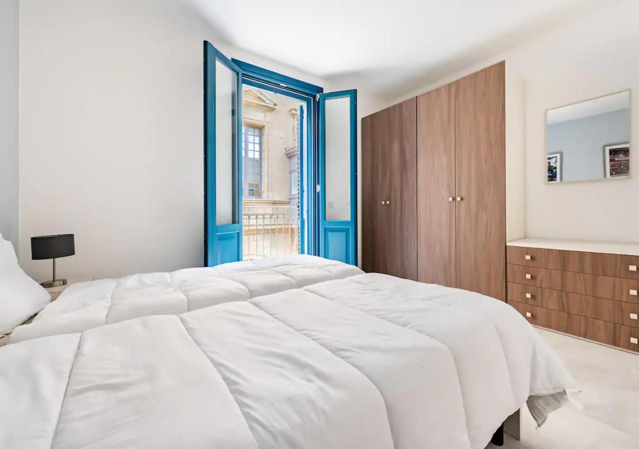 Sea View Luxury Apartment Brand New In 발레타 외부 사진